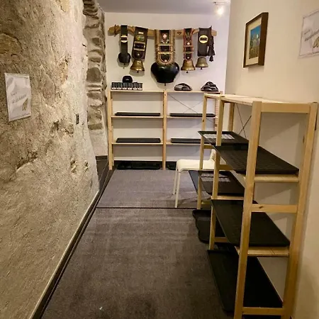 Moderne Helle Ferienwohnung 1-6 Pers - Chasa32 In Guarda * Guarda