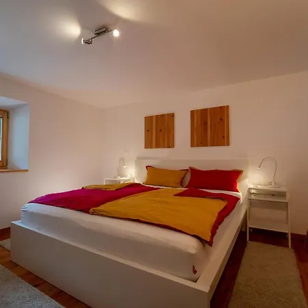 Apartment Moderne Helle Ferienwohnung 1-6 Pers - Chasa32 In Guarda